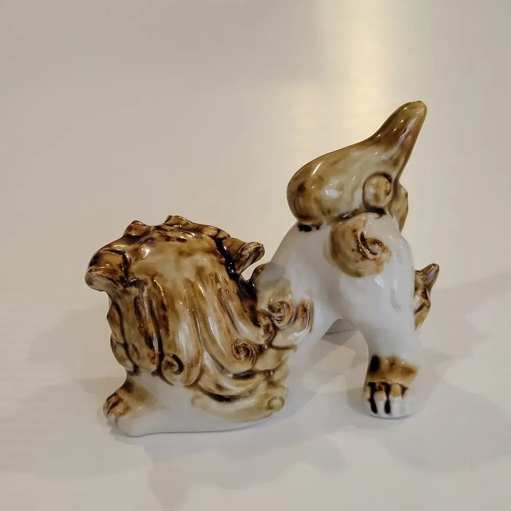 Vintage Unique Chinese Asian Foo Dogs-Fu Figurine